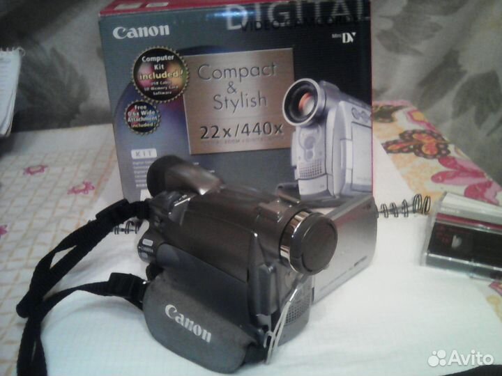 Цифровая видеокамера Canon MV750 i