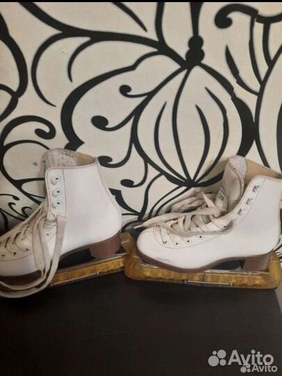 Фигурные коньки jackson