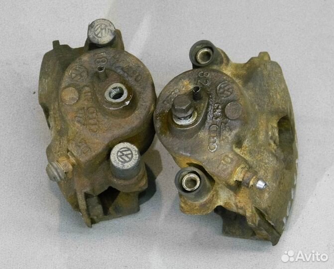 Суппорт передний VW Jetta 5 1.6