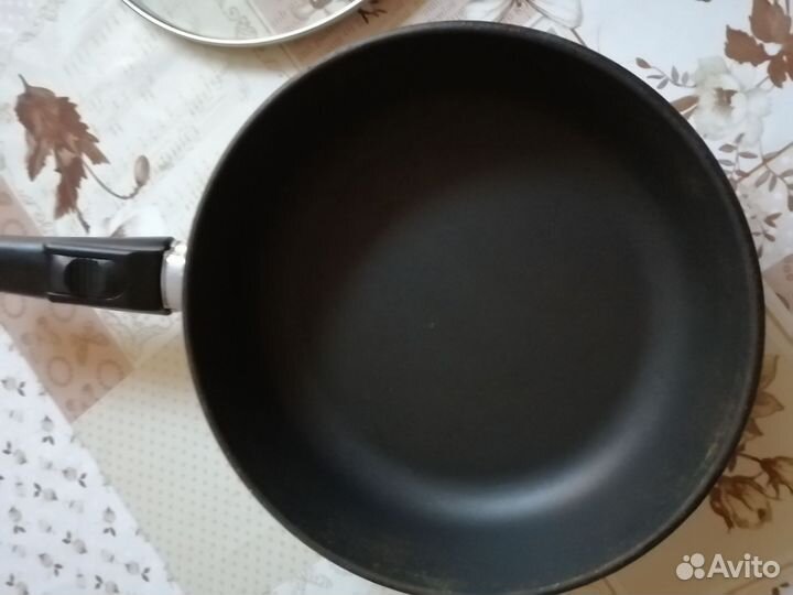Сковорода с антипригарном покрытием