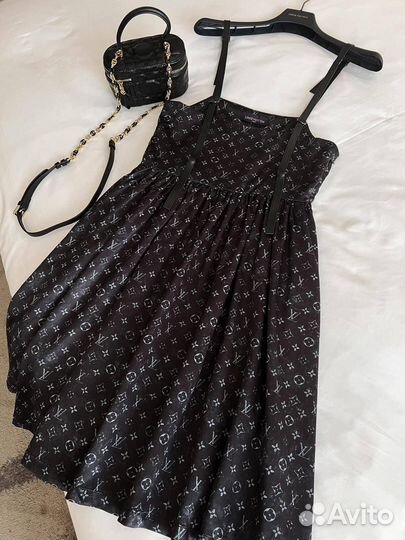 Платье женское Louis vuitton