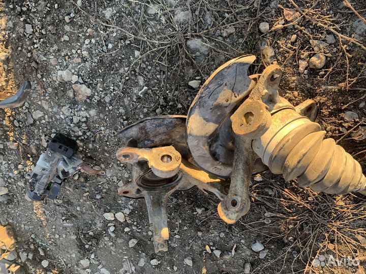 Поворотные кулаки со ступицами Honda Fit/Fit Aria