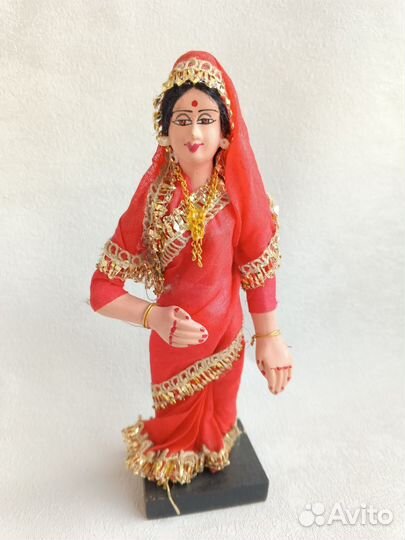 Винтажные куклы в национальных костюмах