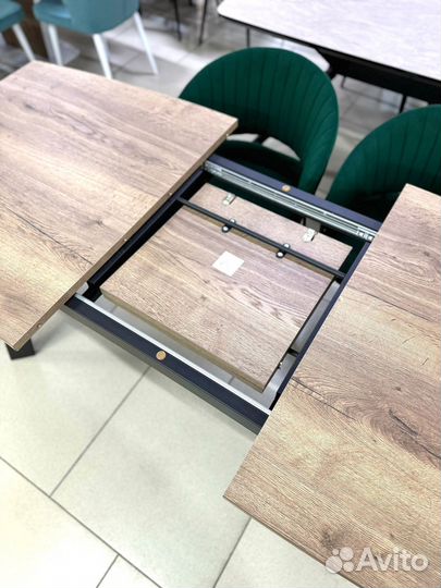 Стол кухонный