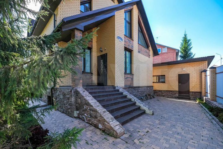 Коттедж 210,5 м² на участке 6 сот.