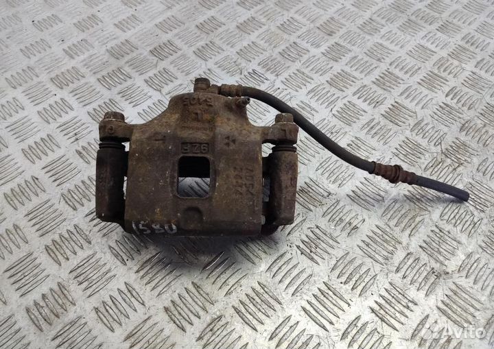 Суппорт передний левый Hyundai Coupe