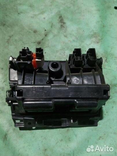 Пепельница и кнопки подогрева сидений Mazda 3 BK