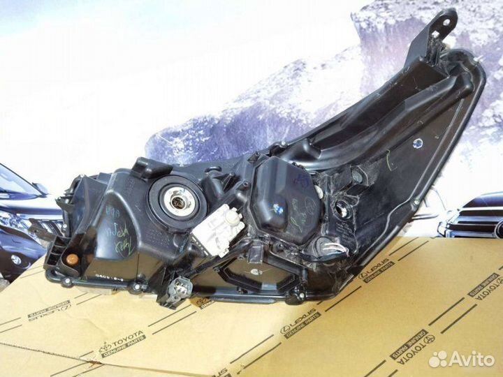 Фары Toyota Hilux