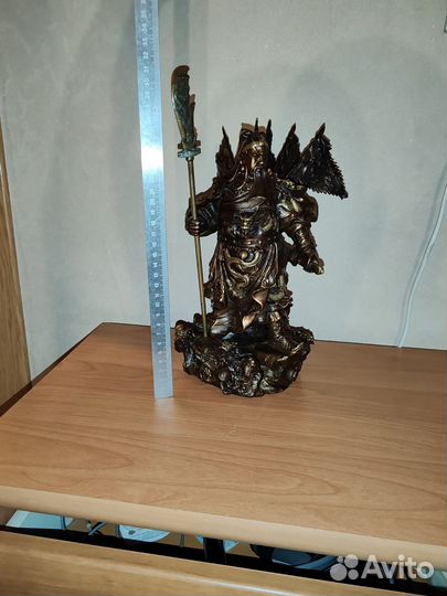 Скульптура Гуань Юй, бронза. 32 см