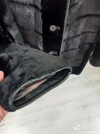 Шуба мутоновая с капюшоном 48/50