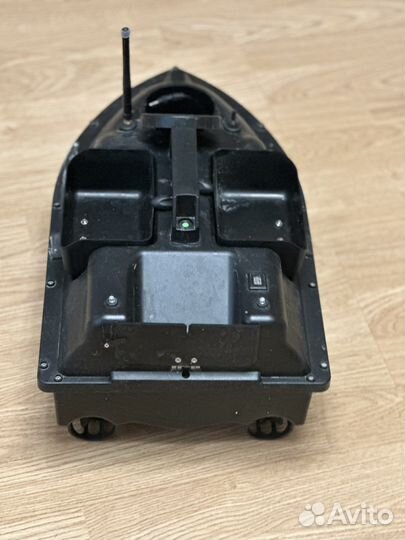 Прикормочный караблик с gps