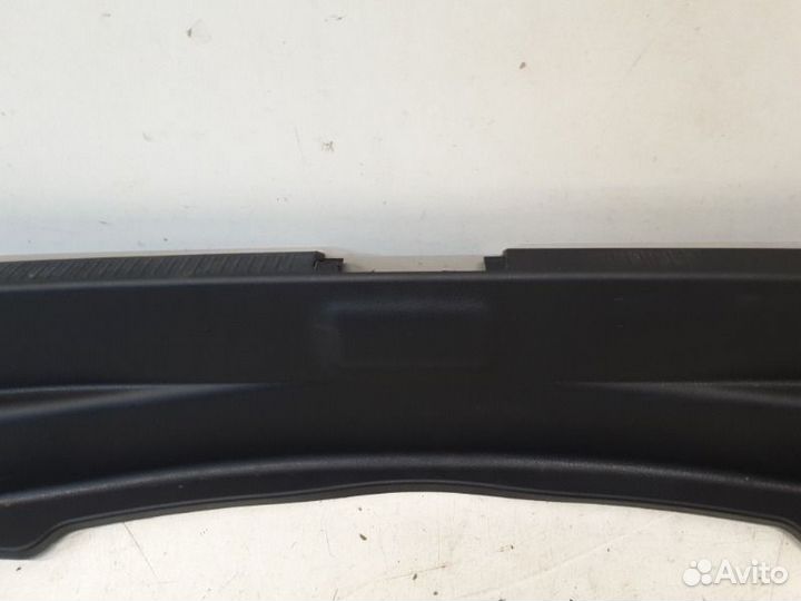 Накладка замка багажника Toyota Camry V70 2018