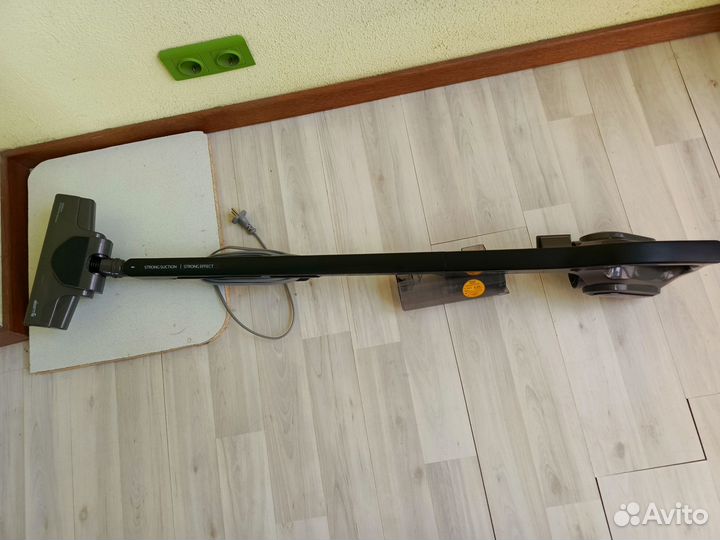 Вертикальный пылесос deerma