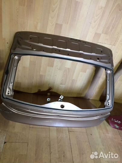 Крышка багажника Volvo