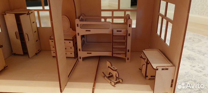 Кукольный домик с мебелью деревянный