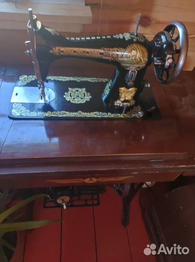 Швейная ручная машинка Singer