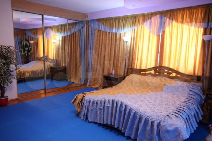 Коттедж 600 м² на участке 11 сот.