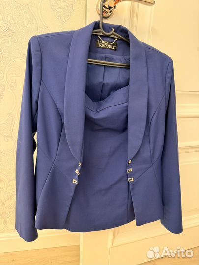 Костюм двойка с юбкой и жилетом женский 44р