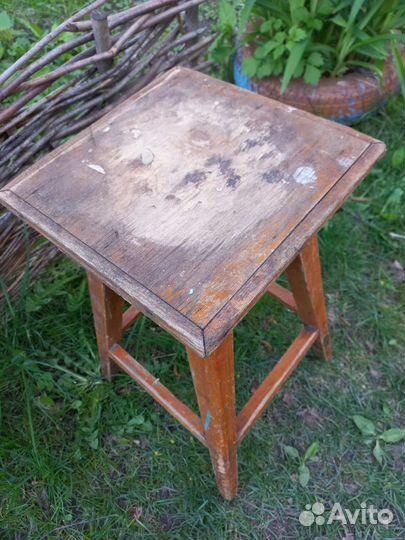 Подставка под цветы