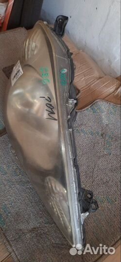 Фара передняя правая Honda Fit GE6