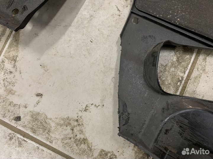 Пыльник двигателя Subaru Outback B13