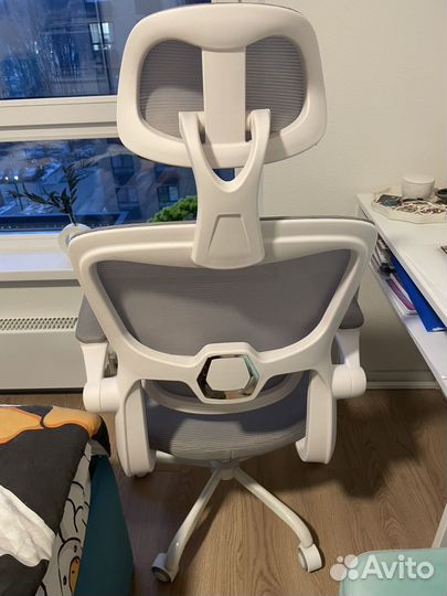 Компьютерное ортопедическое кресло byroom