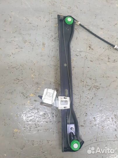 Стеклоподьемник передний правый Mercedes E-Class