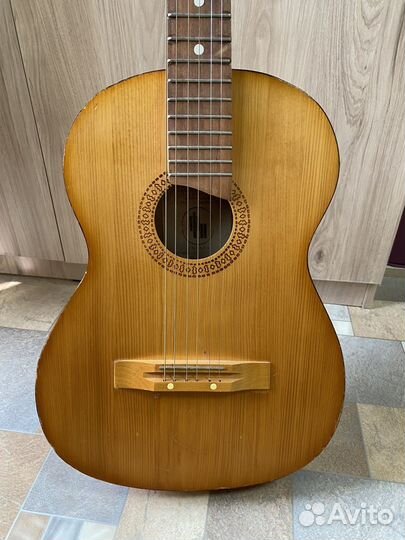 Акустическая гитара