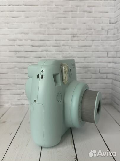 Фотоаппарат instax mini 9 голубой сломан