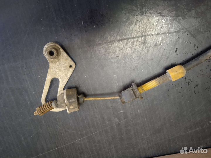 Тросик газа Mercedes w124