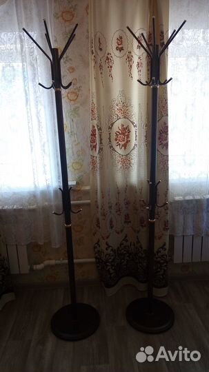 Вешалки для одежды напольные