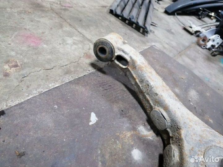 Рычаг задний правый Mercedes-Benz Vito W638