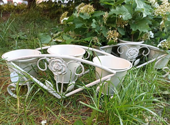 Кованая ваза стойка для цветов