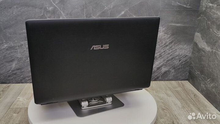 Asus / 17.3