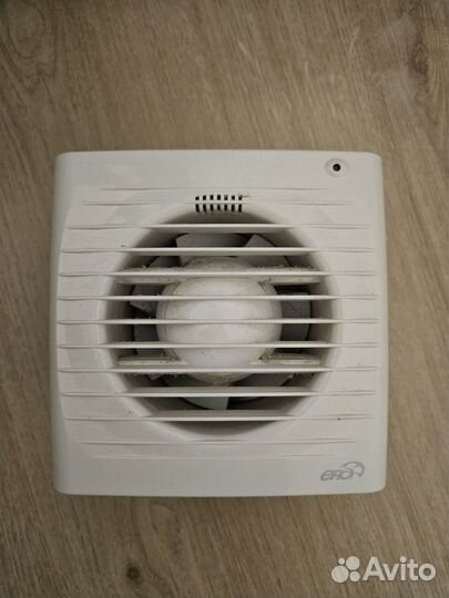 Вытяжной вентилятор с обратным клапаном ERA 4C