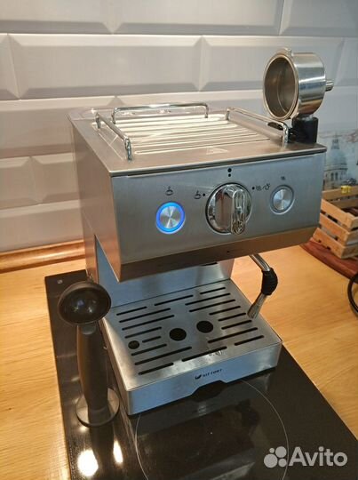 Кофеварка рожковая Kitfort kt-701