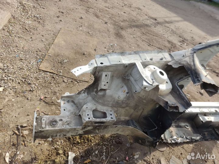 Лонжерон передний правый Volkswagen Jetta 5