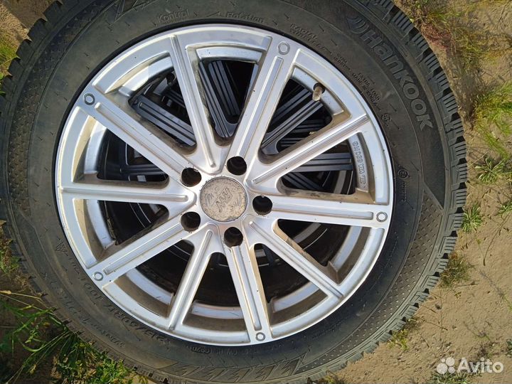 Hankook Winter I'Pike X SUV 215/60 R17