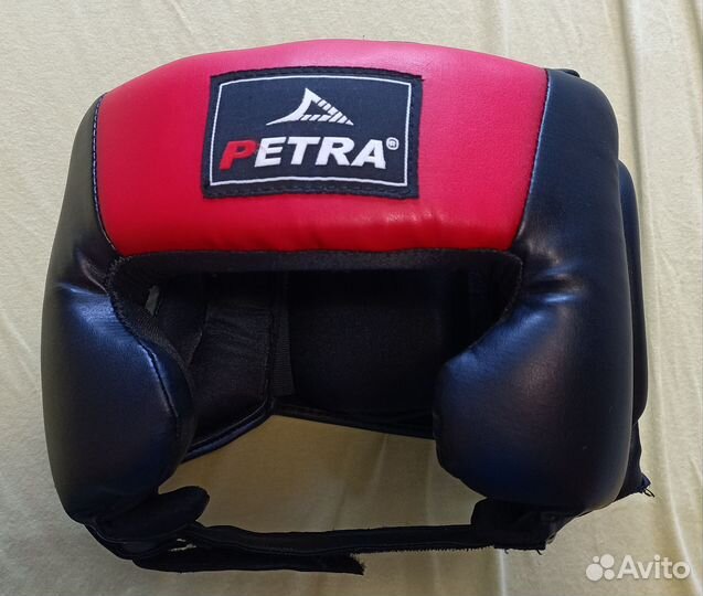 Шлем защитный для единоборств