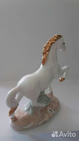 Статуэтка Лошадь, фарфор. Новая