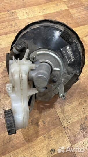 Вакуумный усилитель в сборе с бачком Mazda 3BK