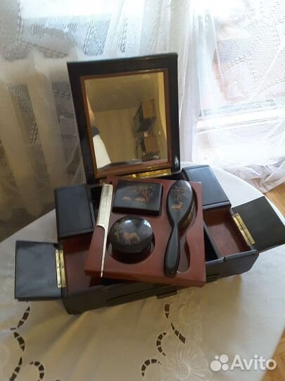 Старинная Шкатулка для украшений (чёрный лак)