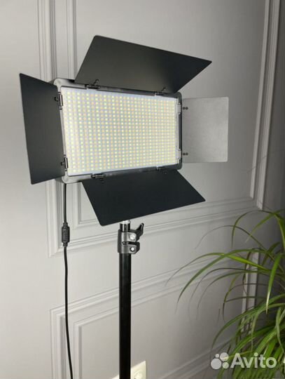Видеосвет LED 600 + штатив