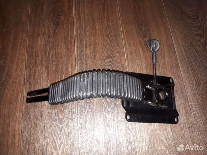 Механизм регулировки высоты офисного кресла в сбор