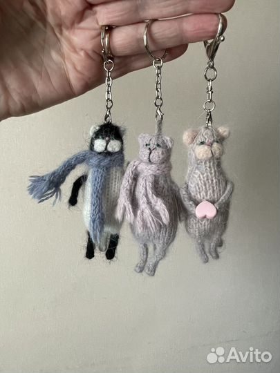 Вязанные игрушки ручной работы,брелки