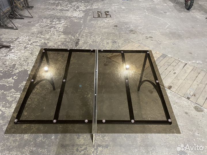 Козырек над входной дверью