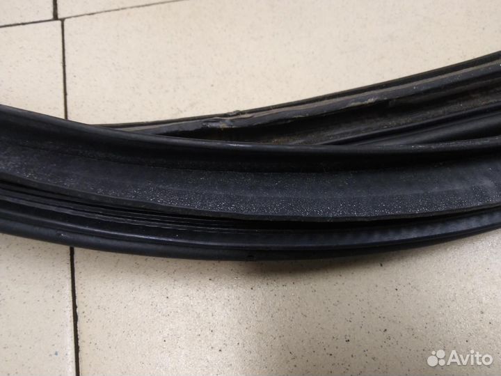 Уплотнитель (внутри) Lancer (CX,CY) 2007