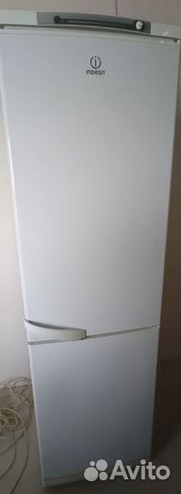 Холодильник Indesit