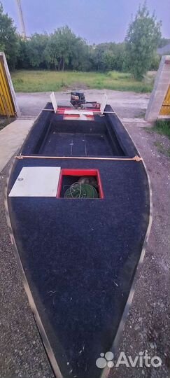 Лодка с мотором 9.9