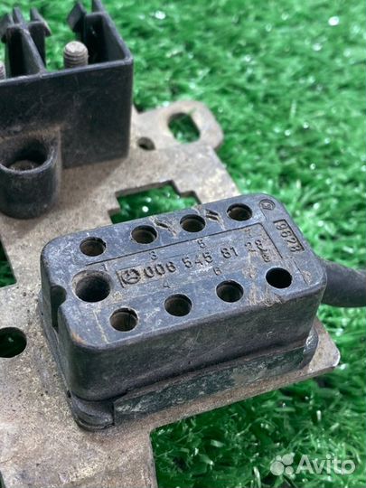 Фишка разъем Mercedes-Benz 190 W201 RP102989 1989